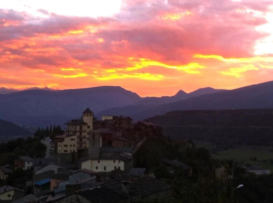 Apartament Gran Pirineu Монферрер Экстерьер фото