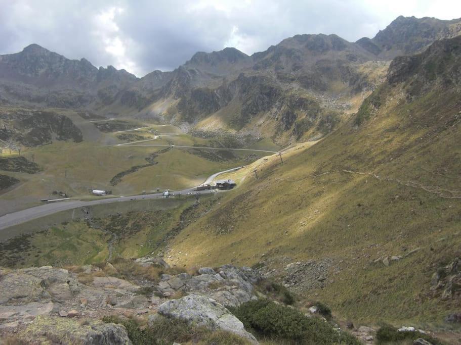 Apartament Gran Pirineu Монферрер Экстерьер фото
