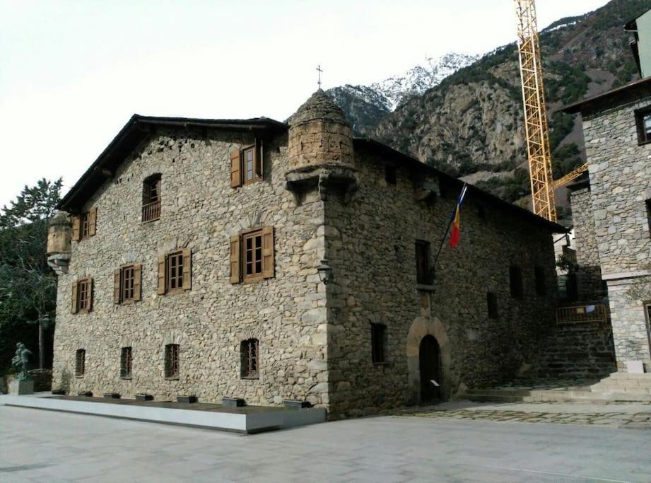 Apartament Gran Pirineu Монферрер Экстерьер фото