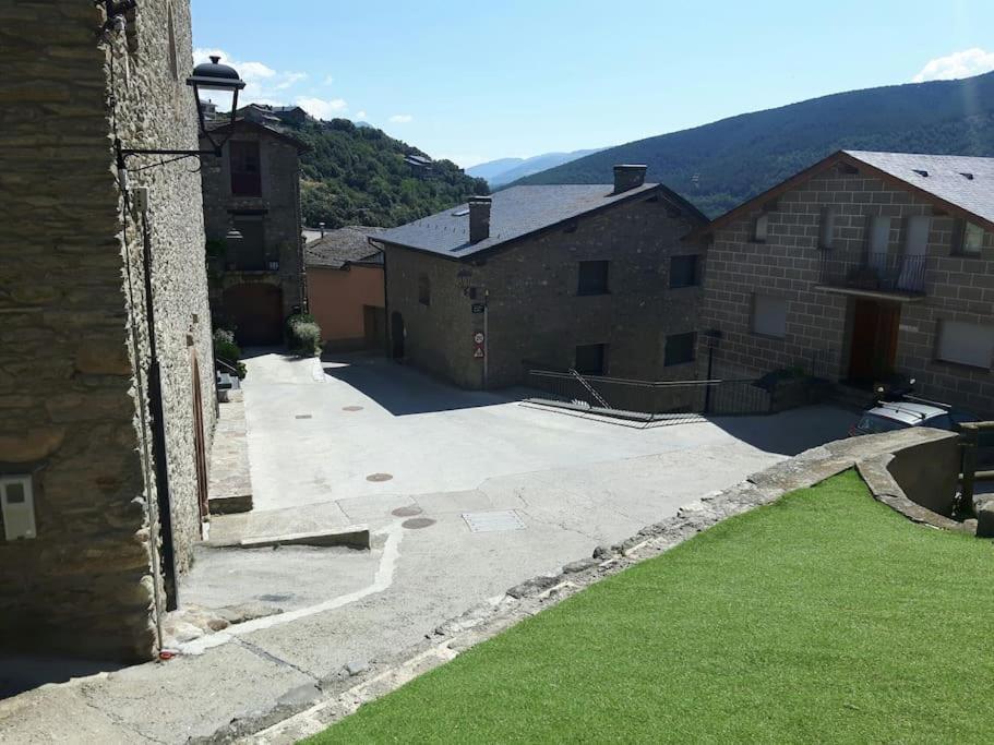 Apartament Gran Pirineu Монферрер Экстерьер фото